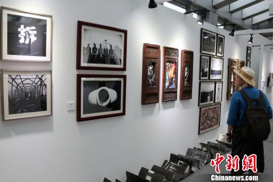 本届展览以“新能源、新赋能、兴大同”为主题，参展作品700余幅?！∪魏Ｏ?摄