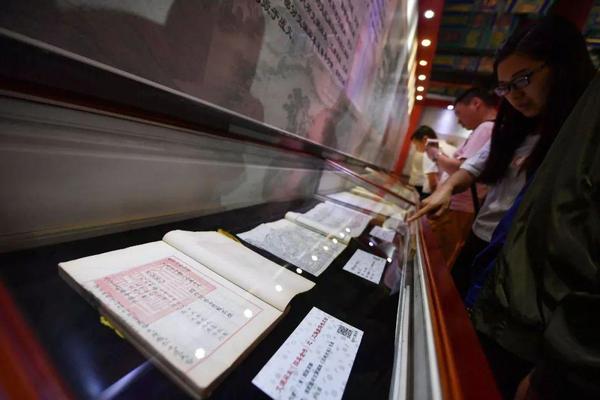 点击进入下一页