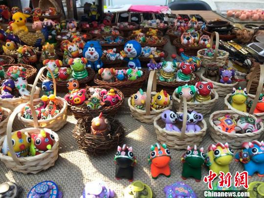 吕惠敏制作的各式各样作品 孙博妍 摄