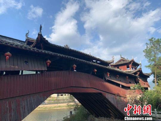 廊桥 周禹龙 摄