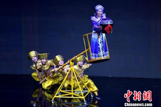 南宁国际民歌艺术节千人唱响“心中的歌”告白祖国