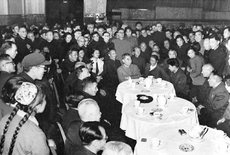 共克时艰的特殊岁月——四届全国政协履职综述