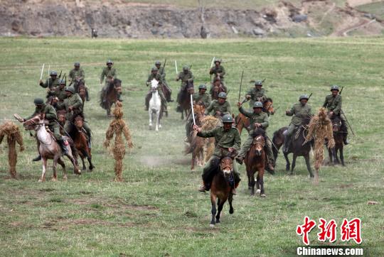 图为《和平将平陶峙岳》剧照。
