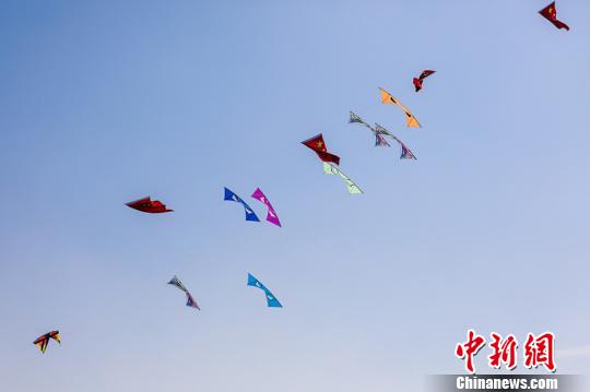 活动将风筝与文化、运动、公益、美食、音乐等多元素相结合。 供图