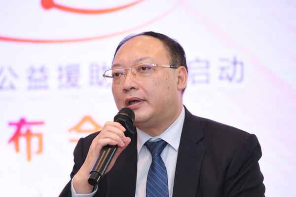 上海市光华中西医结合医院副院长何东仪教授演讲