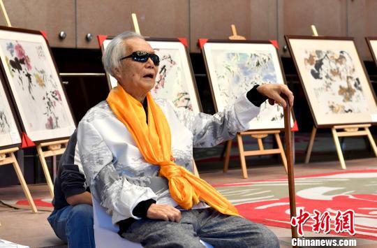 刘伯骏先生在活动现场?！“苍?摄