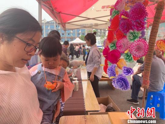 永康民间传统手工技艺——方岩纸花 奚金燕 摄