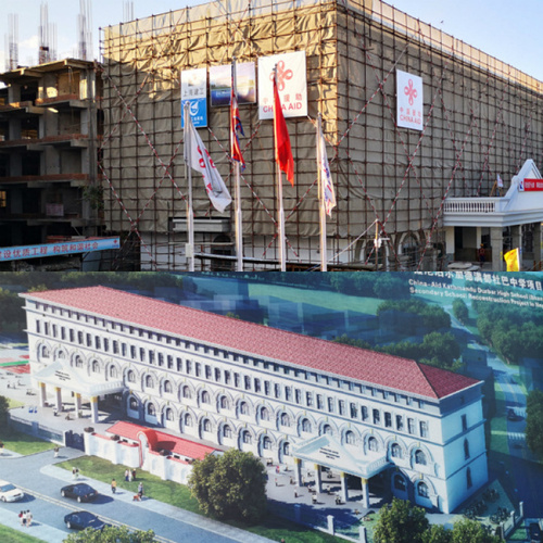 拥有166年历史的杜巴中学同样在地震中受重创。在中方援建下，新教学楼已在原址上拔地而起。新华社记者孙浩摄