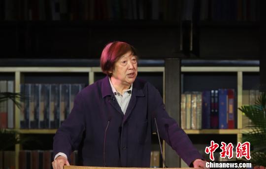 冯骥才讲话。　张道正 摄
