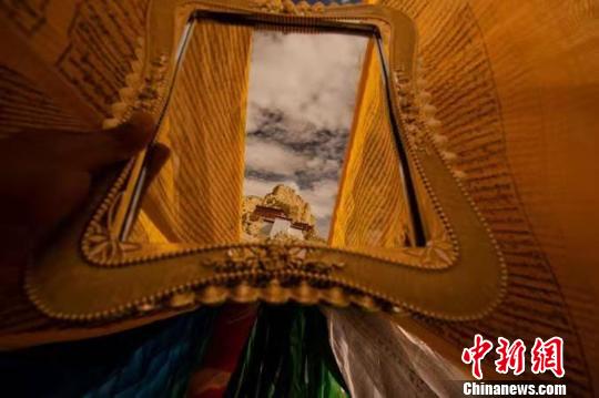 图为最佳作品《镜中土林》。主办方供图