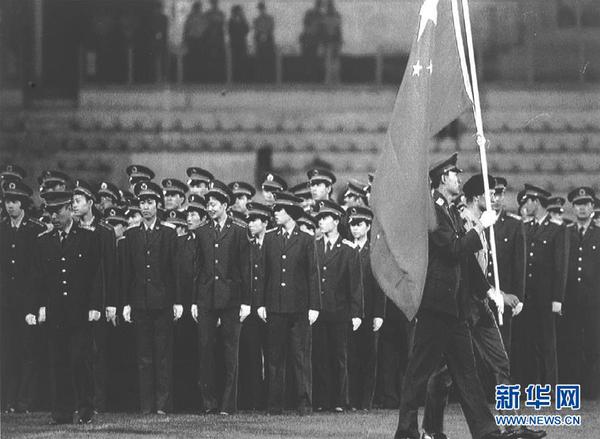 2、为纪念第二次世界大战结束50周年