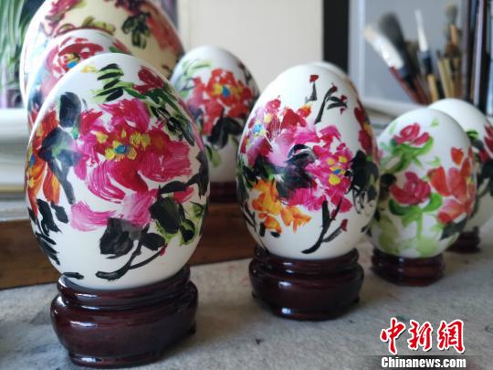 蛋壳上“开”出牡丹花古稀老人以己之力创新国画传承