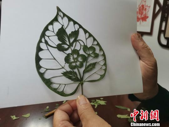 图为，都婉莉创作的作品“蝶恋花”?！∷锖觇?摄