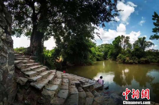 秦汉古道临武秀岩古村段的千年埠头?！×傥涔┩?摄