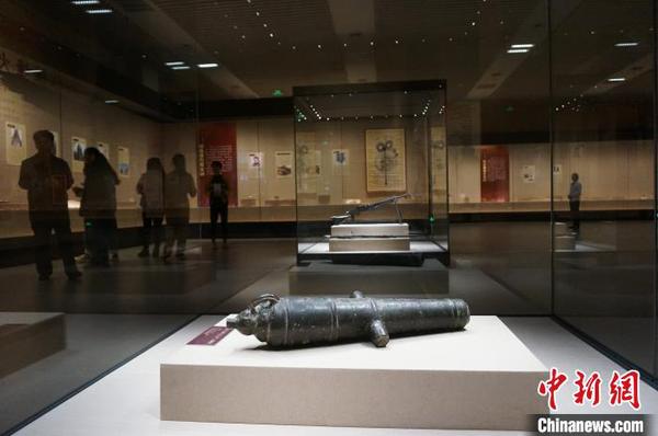 “太平天国丁巳七年”款铜炮?！∨坊堇?摄