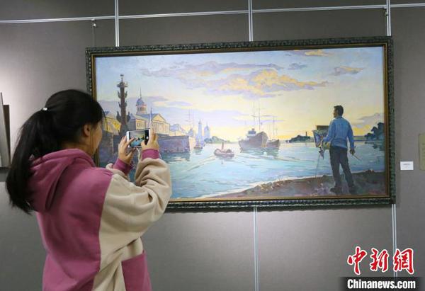 百余幅中俄画作亮相兰州引众“隔空”交流“艺术梦”