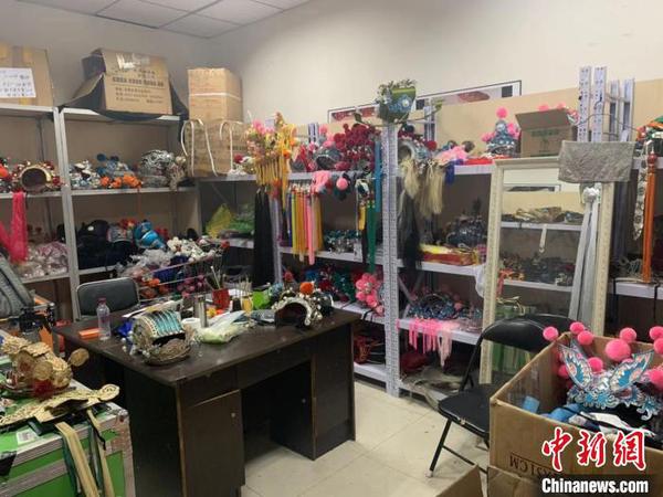 盔帽管理员的工作间?！『武?摄