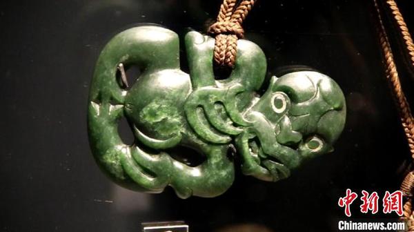 “TukuIho生生不息”毛利文化展展出的毛利族玉雕。　金杨 摄