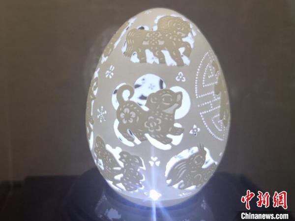 工艺美术大师作品展示?！“⒘漳?摄