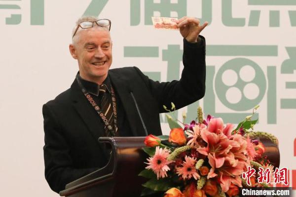 澳大利亚昆士兰科技大学高级研究员大卫？林赛？莱特发言。　马海燕 摄