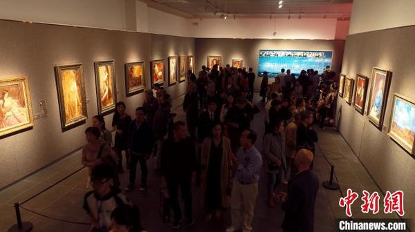 16位旅美中国画家长沙办写实油画联展