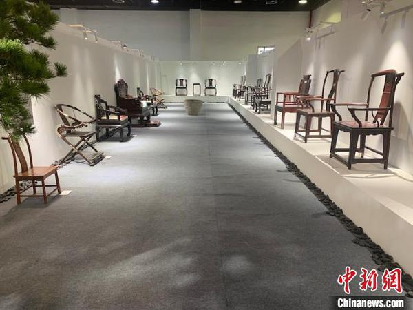 “中国的椅子”原创作品展出：印刻时代变迁和文化演进