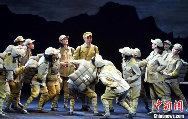 演出现场?！〖钦吡蹩筛?摄