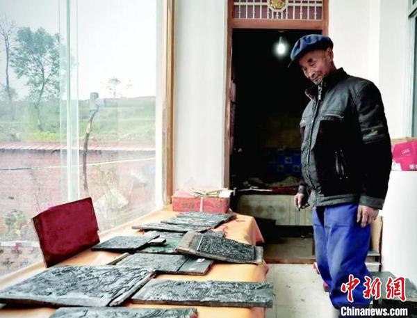 甘肃木版年画手艺人：用一生“守艺”传经典民俗文化