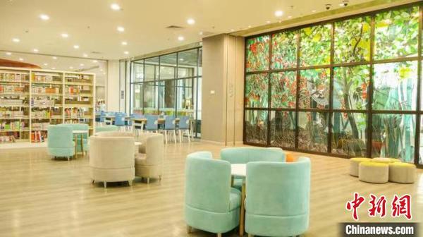图为中山纪念图书馆馆内一角。中山市委宣传部供图