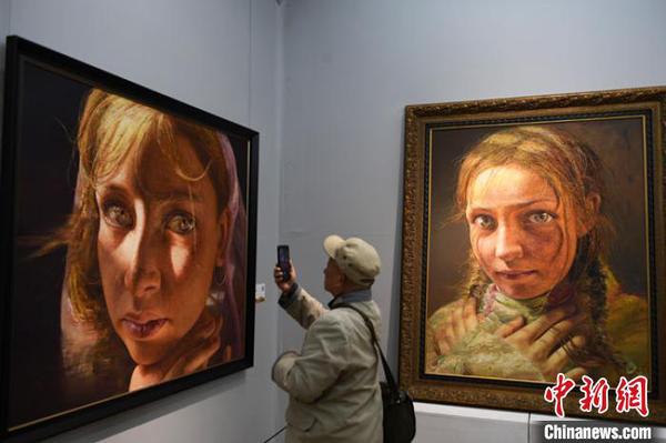 图为展览现场?！⊙钛廾?摄