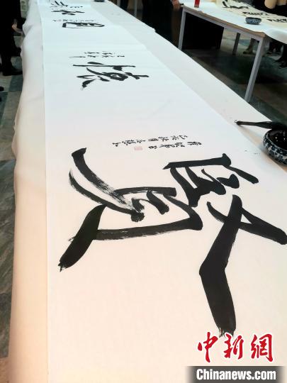 2019“年度汉字”评选活动由山东省语言文字工作委员会办公室与山东教育电视台共同发起，以“礼敬中国汉字，记录时代脉动，传承中华文明”为主题。　王思羽 摄