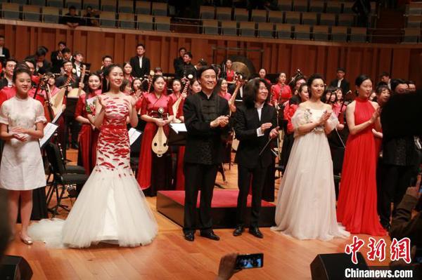 艺术家们谢幕。主办方供图