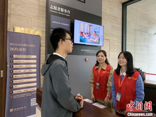 何翼飞母女工作照 应欣睿 摄