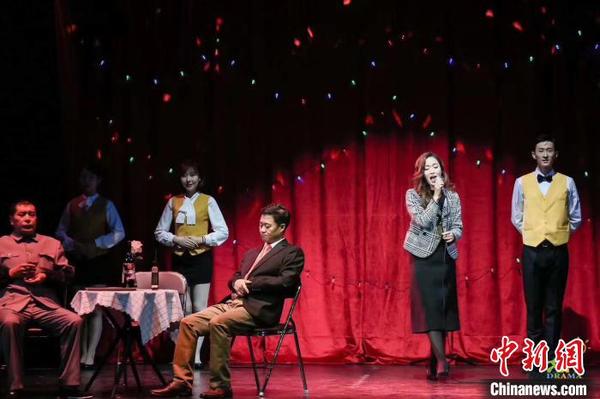 开幕大戏《红马甲》剧照。主办方供图