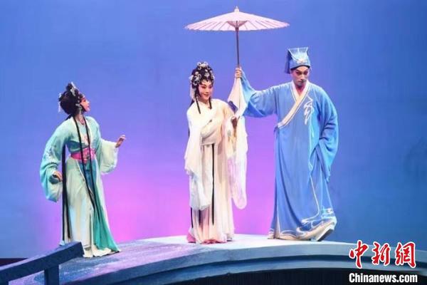 粤剧“世遗”十周年系列活动呈演京城 小新 摄