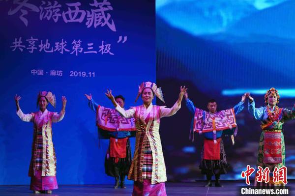 精彩的表演?！≈有?摄