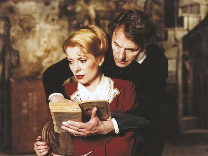 凯瑟琳·德纳芙：从《瑟堡的雨伞》出发去拥抱一个时代