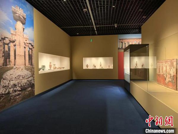 图为展览现场。　岳依桐 摄