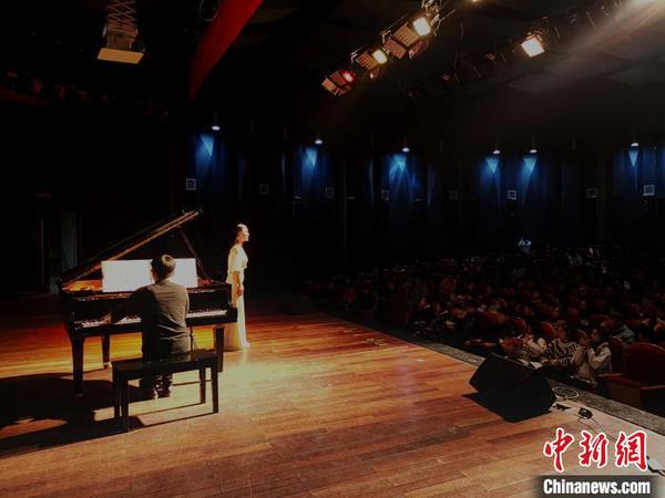 音乐会现场?！〗?摄