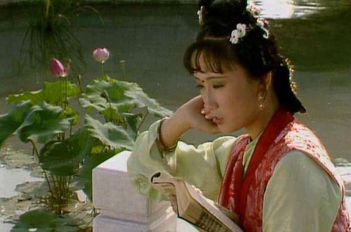 香菱学诗的提升路径与悖论性