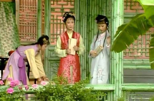 香菱学诗的提升路径与悖论性