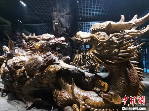 根雕作品 周禹龙 摄