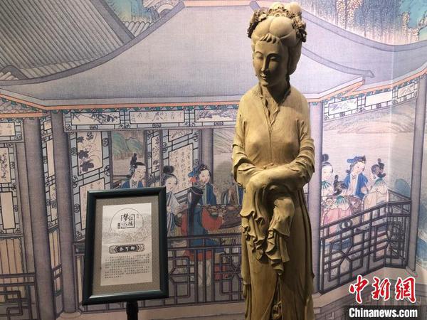 图为部分红楼作品?！×植?摄