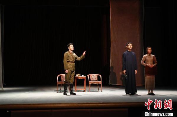 校园大师剧《孟宪承》调动学生的积极性和创造性?！≤缝?摄