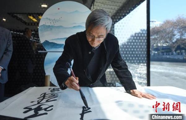 京杭艺术家泛舟大运河：以雅之名集河之蕴