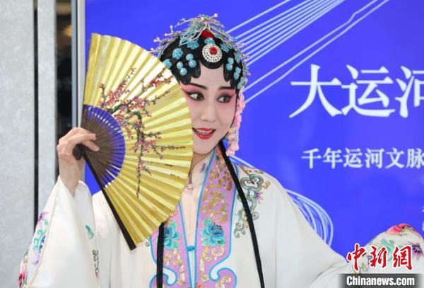 北方昆曲剧院国家二级演员于雪娇?！⌒炀?摄