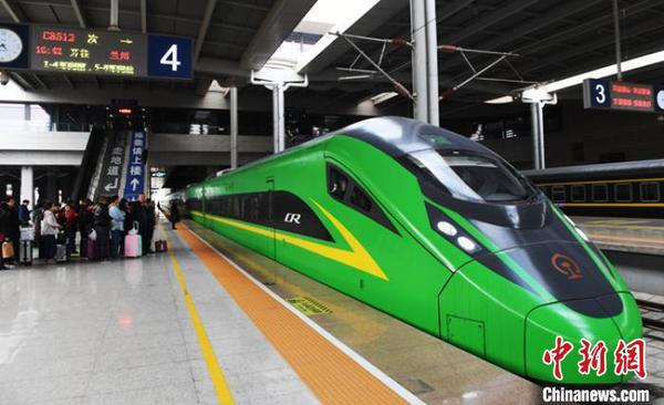 资料图：兰州西站?？康摹奥叹奕恕倍底榱谐?。(资料图) 杨艳敏 摄