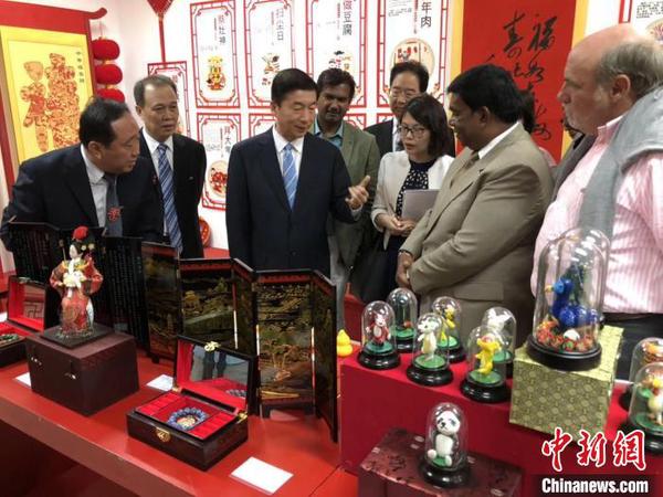 图为山西文化走进外交部省市区全球推荐活动?！∈芊谜吖┩?摄