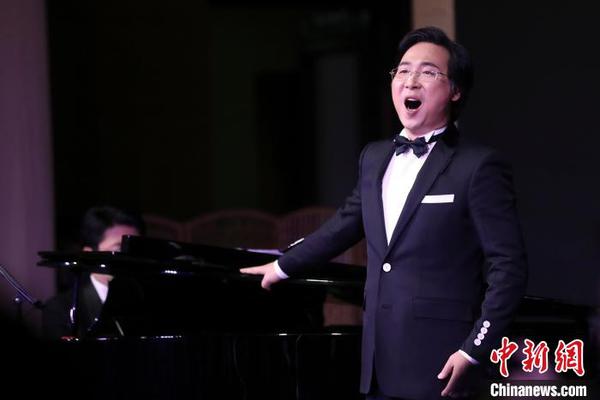 廖昌永在“中国美术馆之夜”上引吭高歌 杜洋 摄