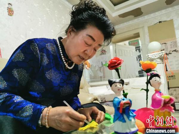 甘肃庆阳面塑艺人：一把面团捏万象巧手指尖塑人生